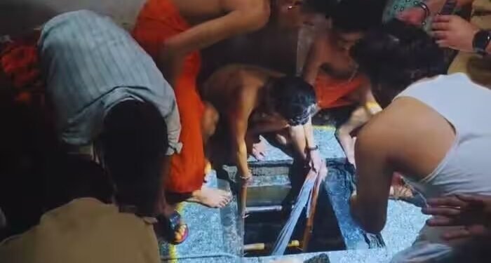 UP incident- यूपी के वृंदावन में बड़ा हादसा, पाणिनि संस्कृत गुरुकुल में टंकी सफाई के दौरान जहरीली गैस की चपेट में आने से चार छात्रों की मौत, एक गंभीर