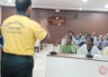 Jamshedpur Railway Civil Defence-सड़क हादसे में घायल की मदद से बच सकती है जान, नेक मददगारों को कानून का संरक्षण, एमडीडीटीआई में 70 रेलकर्मियों को सड़क सुरक्षा, गोल्डन ऑवर और प्राथमिक उपचार का प्रशिक्षण, मॉक ड्रिल से सिखाये बचाव के तरीके Jamshedpur Railway Civil Defence-सड़क हादसे में घायल की मदद से बच सकती है जान, नेक मददगारों को कानून का संरक्षण, एमडीडीटीआई में 70 रेलकर्मियों को सड़क सुरक्षा, गोल्डन ऑवर और प्राथमिक उपचार का प्रशिक्षण, मॉक ड्रिल से सिखाये बचाव के तरीके