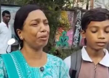 jamshedpur woman allegation-दो साल से कैंसर से जूझ रही महिला को अपनों ने साथ छोड़ा, भाई पर घर कब्जाने का आरोप, प्रशासन से लगायी न्याय की गुहार