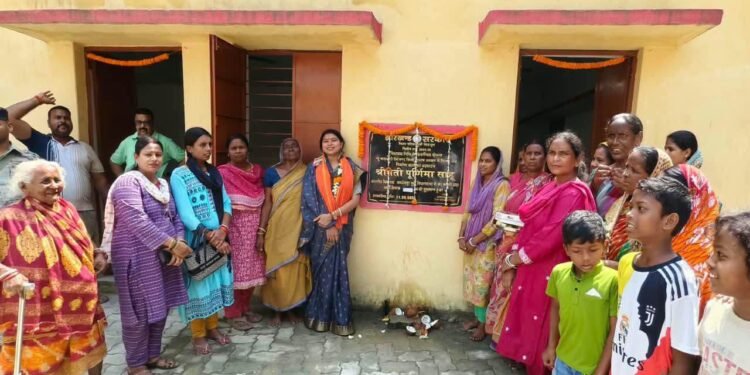 jamshedpur east mla purnima development work : जमशेदपुर पूर्वी विधानसभा के सीतारामडेरा क्षेत्र में विकास कार्यों को मिली नई रफ्तार, विधायक पूर्णिमा साहू ने 61.50 लाख की विभिन्न योजनाओं का किया लोकार्पण