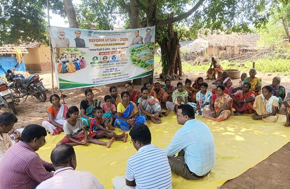 jamshedpur rural- धालभूमगढ़ के महिसाधरा गांव में विशेष ग्रामसभा का आयोजन,जलछाजन योजना की दी गई जानकारी