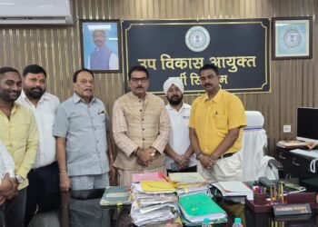 Jamshedpur congress : जमशेदपुर कांग्रेस का प्रतिनिधिमंडल उपायुक्त को सौंपा ज्ञापन, दुर्गा पूजा के दौरान व्यवस्था को चाक चौबंद करने पर दिया जोर