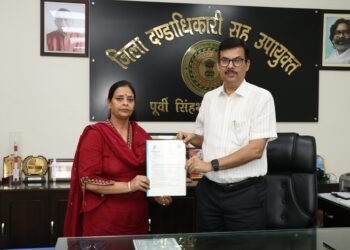 Jamshedpur mango nagar nigam : मानगो नगर निगम की मेयर सुधा गुप्ता के प्रयास से जयपाल कॉलोनी में पेयजल समस्या के समाधान की दिशा में बड़ी पहल, उपायुक्त से वार्ता के बाद कृषि मंत्री शिल्पी नेहा तिर्की से भी की बातचीत, एनओसी दिलाने पर बनी सहमति Jamshedpur mango nagar nigam : मानगो नगर निगम की मेयर सुधा गुप्ता के प्रयास से जयपाल कॉलोनी में पेयजल समस्या के समाधान की दिशा में बड़ी पहल, उपायुक्त से वार्ता के बाद कृषि मंत्री शिल्पी नेहा तिर्की से भी की बातचीत, एनओसी दिलाने पर बनी सहमति