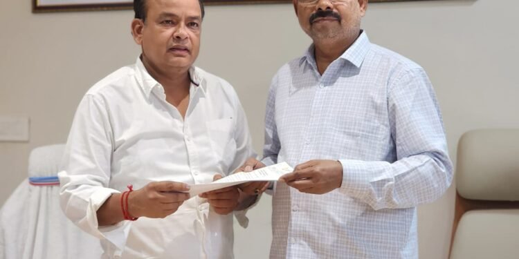 Jamshedpur jugsalai mla mangal kalindi initiative : जुगसलाई विधानसभा में 10 उप स्वास्थ्य केंद्र निर्माण को स्वास्थ्य मंत्री डॉ इरफ़ान अंसारी ने दी मंजूरी, जुगसलाई विधायक मंगल कालिंदी से स्वास्थ्य मंत्री की हुई मुलाकात के बाद हुआ फैसला Jamshedpur jugsalai mla mangal kalindi initiative : जुगसलाई विधानसभा में 10 उप स्वास्थ्य केंद्र निर्माण को स्वास्थ्य मंत्री डॉ इरफ़ान अंसारी ने दी मंजूरी, जुगसलाई विधायक मंगल कालिंदी से स्वास्थ्य मंत्री की हुई मुलाकात के बाद हुआ फैसला