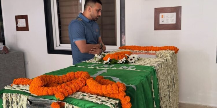jharkhand ex mla tribute-पूर्व विधायक कुणाल षाड़ंगी ने रांची पहुंचकर रूपी सोरेन को दी श्रद्धांजलि jharkhand ex mla tribute-पूर्व विधायक कुणाल षाड़ंगी ने रांची पहुंचकर रूपी सोरेन को दी श्रद्धांजलि