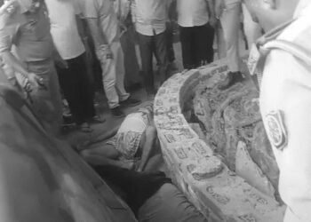 up triple murder- लखनऊ में दिनदहाड़े एक ही परिवार के तीन लोगों की गोली मारकर हत्या, हत्यारा गिरफ्तार up triple murder- लखनऊ में दिनदहाड़े एक ही परिवार के तीन लोगों की गोली मारकर हत्या, हत्यारा गिरफ्तार