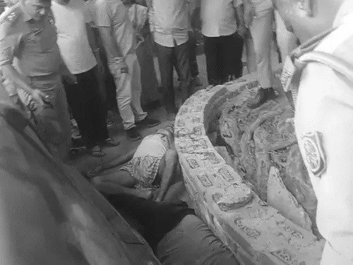 up triple murder- लखनऊ में दिनदहाड़े एक ही परिवार के तीन लोगों की गोली मारकर हत्या, हत्यारा गिरफ्तार up triple murder- लखनऊ में दिनदहाड़े एक ही परिवार के तीन लोगों की गोली मारकर हत्या, हत्यारा गिरफ्तार