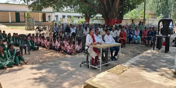 jamshedpur rural- बहरागोड़ा के पीएमश्री प्लस टू उच्च विद्यालय खंडामौदा में मॉडल यूथ ग्राम सभा आयोजित jamshedpur rural- बहरागोड़ा के पीएमश्री प्लस टू उच्च विद्यालय खंडामौदा में मॉडल यूथ ग्राम सभा आयोजित