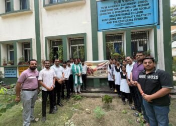 jamshedpur agrawal yuva manch-सीएम स्कूल ऑफ एक्सीलेंस, बर्मामाइंस में अग्रवाल युवा मंच जमशेदपुर का पौधा एवं गमला दान कार्यक्रम आयोजित jamshedpur agrawal yuva manch-सीएम स्कूल ऑफ एक्सीलेंस, बर्मामाइंस में अग्रवाल युवा मंच जमशेदपुर का पौधा एवं गमला दान कार्यक्रम आयोजित