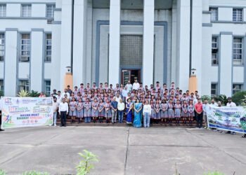 Jamshedpur CSIR-NML-पीएम श्री केंद्रीय विद्यालय टाटानगर के विद्यार्थियों ने सीएसआईआर एनएमएल का किया शैक्षणिक भ्रमण, वैज्ञानिक अनुसंधान व नवाचार के बारे में बच्चों ने जाना Jamshedpur CSIR-NML-पीएम श्री केंद्रीय विद्यालय टाटानगर के विद्यार्थियों ने सीएसआईआर एनएमएल का किया शैक्षणिक भ्रमण, वैज्ञानिक अनुसंधान व नवाचार के बारे में बच्चों ने जाना