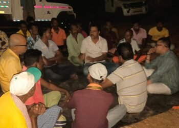 jamshedpur rural- बहरागोड़ा के गडकी और चदनाशोल गांव के ग्रामीणों ने ऋषि षाड़ंगी के समक्ष रखीं समस्याएं, समाधान का मिला आश्वासन