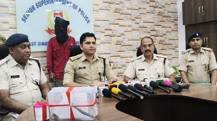 Jamshedpur police action : बर्मामाइंस में अवैध हथियार के साथ युवक गिरफ्तार, देशी कट्टा व गोलियां बरामद