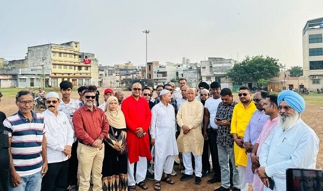 Jamshedpur mango nagar nigam : मानगो नगर निगम के इलाके में पड़ने वाले मुर्दा मैदान की प्रारंभिक सफाई से बस्तीवासियों में खुशी, विधायक सरयू राय के प्रयास की सोशल मीडिया पर हो रही सराहना Jamshedpur mango nagar nigam : मानगो नगर निगम के इलाके में पड़ने वाले मुर्दा मैदान की प्रारंभिक सफाई से बस्तीवासियों में खुशी, विधायक सरयू राय के प्रयास की सोशल मीडिया पर हो रही सराहना