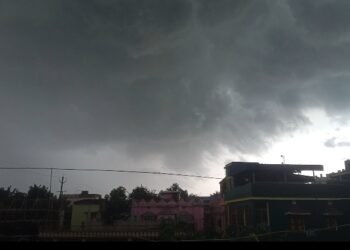Jamshedpur weather alert : झारखंड में दिखने लगा अर्नब तूफान का असर, काले बादलों से घिरा आसमान, जमशेदपुर में बारिश का अलर्ट Jamshedpur weather alert : झारखंड में दिखने लगा अर्नब तूफान का असर, काले बादलों से घिरा आसमान, जमशेदपुर में बारिश का अलर्ट