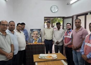 Tata steel downstream product pay homage to ratan tata : टाटा स्टील डाउनस्ट्रीम प्रोडक्ट लिमिटेड के सीआर यूनियन कार्यालय में रतन टाटा को दी गयी श्रद्धांजलि, पुण्यतिथि पर याद किये गये रतन टाटा Tata steel downstream product pay homage to ratan tata : टाटा स्टील डाउनस्ट्रीम प्रोडक्ट लिमिटेड के सीआर यूनियन कार्यालय में रतन टाटा को दी गयी श्रद्धांजलि, पुण्यतिथि पर याद किये गये रतन टाटा