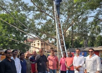 Jamshedpur mla saryu roy initiative : जमशेदपुर के विधायक सरयू राय के निर्देश पर सोनारी और मानगो में 25 लाइटें लगाई गईं, सरकार की योजना का मिलेगा लाभ Jamshedpur mla saryu roy initiative : जमशेदपुर के विधायक सरयू राय के निर्देश पर सोनारी और मानगो में 25 लाइटें लगाई गईं, सरकार की योजना का मिलेगा लाभ