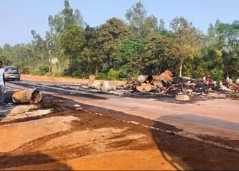 Nh incident : एनएच पर केमिकल से भरा टैंकर पलटा, कई गाड़ियां खाक