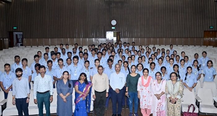 Jamshedpur nml : सीएसआइआर एनएमएल का दौरा करने पहुंचे एग्रिको के तारापोर स्कूल के छात्र, साइंस के प्रति जागरूक करने की बड़ी पहल