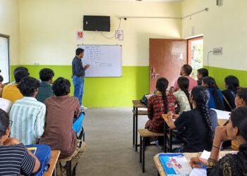 Tata steel foundation help in career guidance : टाटा स्टील फाउंडेशन की पहल से युवाओं को मिल रहा देश सेवा का अवसर, अर्धसैनिक बल, सेना समेत कई जगहों पर हुआ युवाओं का चयन Tata steel foundation help in career guidance : टाटा स्टील फाउंडेशन की पहल से युवाओं को मिल रहा देश सेवा का अवसर, अर्धसैनिक बल, सेना समेत कई जगहों पर हुआ युवाओं का चयन