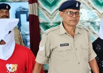 Adityapur police action : आदित्यपुर चाकूबाजी मामले में पांच गिरफ्तार, चाकू बरामद