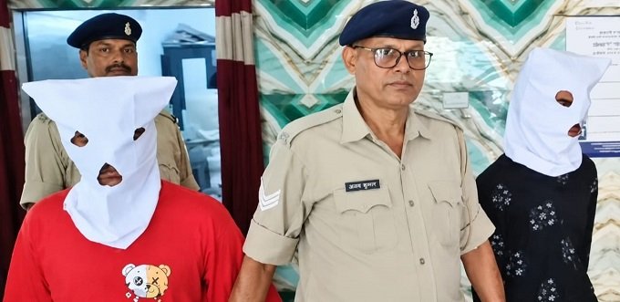 Adityapur police action : आदित्यपुर चाकूबाजी मामले में पांच गिरफ्तार, चाकू बरामद Adityapur police action : आदित्यपुर चाकूबाजी मामले में पांच गिरफ्तार, चाकू बरामद