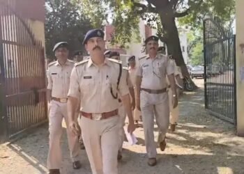 Adityapur police : आदित्यपुर में अपराध पर अंकुश लगाने के लिए पुलिस का विशेष अभियान, चौक-चौराहों पर सघन गश्त