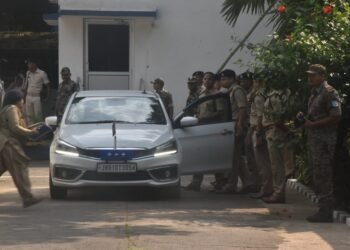 Jharkhand dgp in Jamshedpur : झारखंड के डीजीपी जमशेदपुर पहुंची, डकैती कांड की जांच की Jharkhand dgp in Jamshedpur : झारखंड के डीजीपी जमशेदपुर पहुंची, डकैती कांड की जांच की
