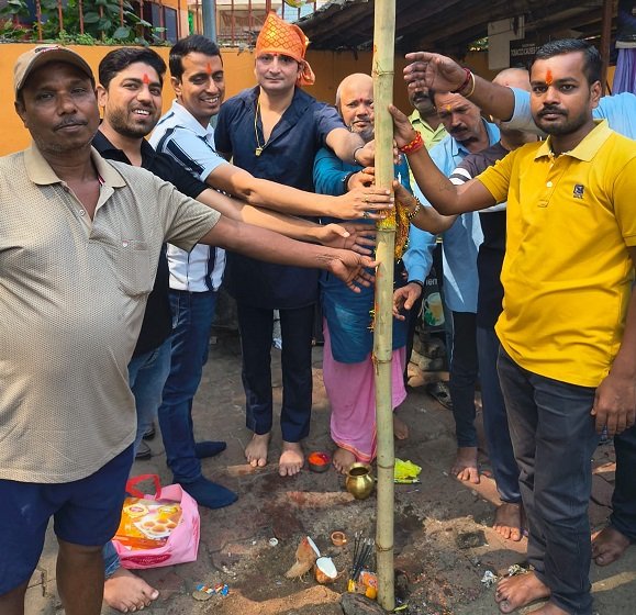 Jamshedpur bhumi pujan : मानगो में त्र्यंबक महादेव मंदिर काली पूजा समिति ने किया भूमि पूजन, वैदिक मंत्रोच्चार के साथ संपन्न हुई पूजा-अर्चना Jamshedpur bhumi pujan : मानगो में त्र्यंबक महादेव मंदिर काली पूजा समिति ने किया भूमि पूजन, वैदिक मंत्रोच्चार के साथ संपन्न हुई पूजा-अर्चना
