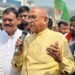 Mango nagar nigam andolan : जमशेदपुर के विधायक सरयू राय ने पार्षद राजेश सिंह का खत्म कराया धरना, एनएच के धूल के खिलाफ उठायी आवाज Mango nagar nigam andolan : जमशेदपुर के विधायक सरयू राय ने पार्षद राजेश सिंह का खत्म कराया धरना, एनएच के धूल के खिलाफ उठायी आवाज