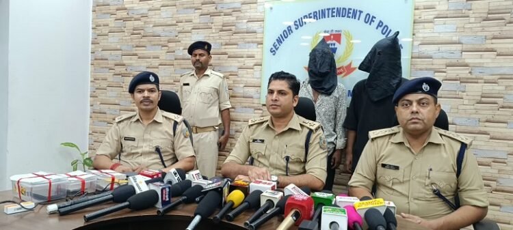 Jamshedpur police success : जमशेदपुर में बाइक चोरी कर शहर में मोबाइल छीनने वाले दो बदमाश गिरफ्तार, देखिए – video Jamshedpur police success : जमशेदपुर में बाइक चोरी कर शहर में मोबाइल छीनने वाले दो बदमाश गिरफ्तार, देखिए – video
