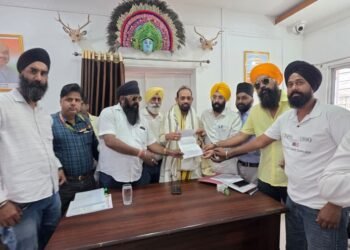 Jamshedpur bjp sikh leader meets mp : जलियांवाला बाग एक्सप्रेस का परिचालन बंद नहीं करने की मांग, सांसद विद्युत वरण महतो से मिले भाजपा सिख नेता