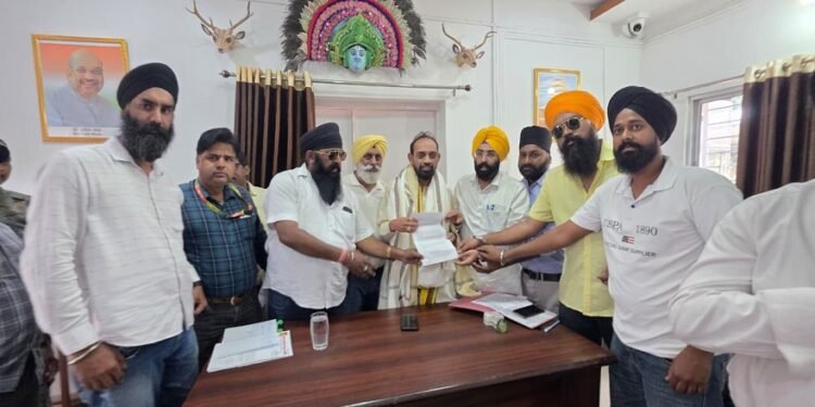 Jamshedpur bjp sikh leader meets mp : जलियांवाला बाग एक्सप्रेस का परिचालन बंद नहीं करने की मांग, सांसद विद्युत वरण महतो से मिले भाजपा सिख नेता