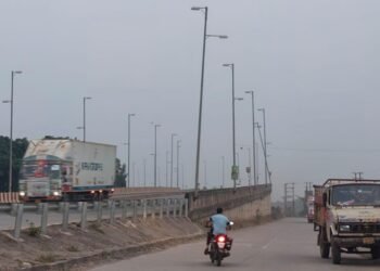 Jamshedpur rural : दुर्गा पूजा से पहले बहरागोड़ा के एनएच 18 और 49 पर स्ट्रीट लाइटें दुरुस्त कराने की मांग Jamshedpur rural : दुर्गा पूजा से पहले बहरागोड़ा के एनएच 18 और 49 पर स्ट्रीट लाइटें दुरुस्त कराने की मांग